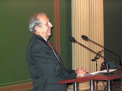 Grndungsdekan bei Neugrndung der Wirtschaftswissenschaften Prof. Dr. Dr. h.c. Gerhard Schmitt-Rink